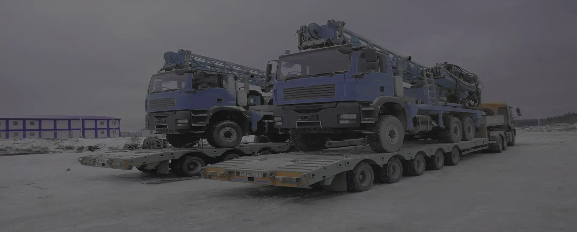 Доставка тралом с низкорамной платформой автокранапо России из Бабаюрта, а также любой другой крупногабаритной техники