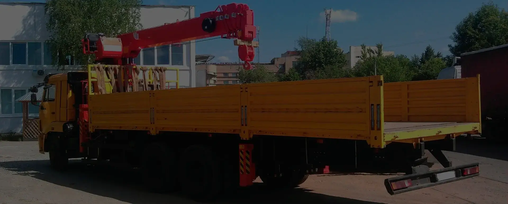 Автомобильный манипулятор в селе Бабаюрт (Северо-Кавказский округ - Республика Дагестан) обеспечит скорость загрузки и выгрузки вашего груза.